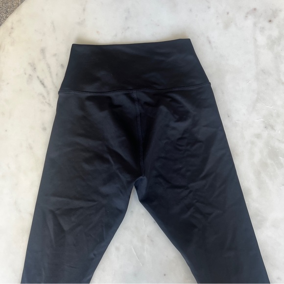Alo - Black 7/8 Highwaist Airlift Leggings - Picture 3 of 6